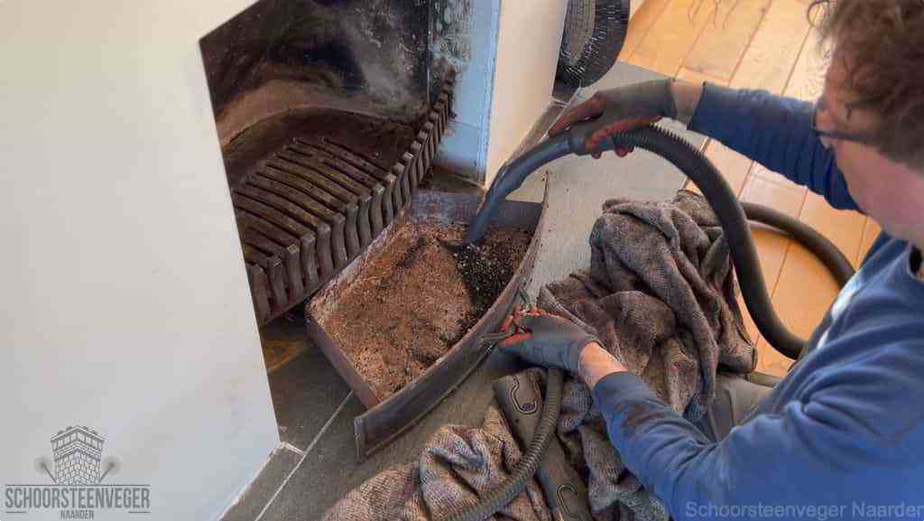Prijs schoorsteenvegen Naarden schouw reinigen Prijs schoorsteenvegen Naarden schouw reinigen